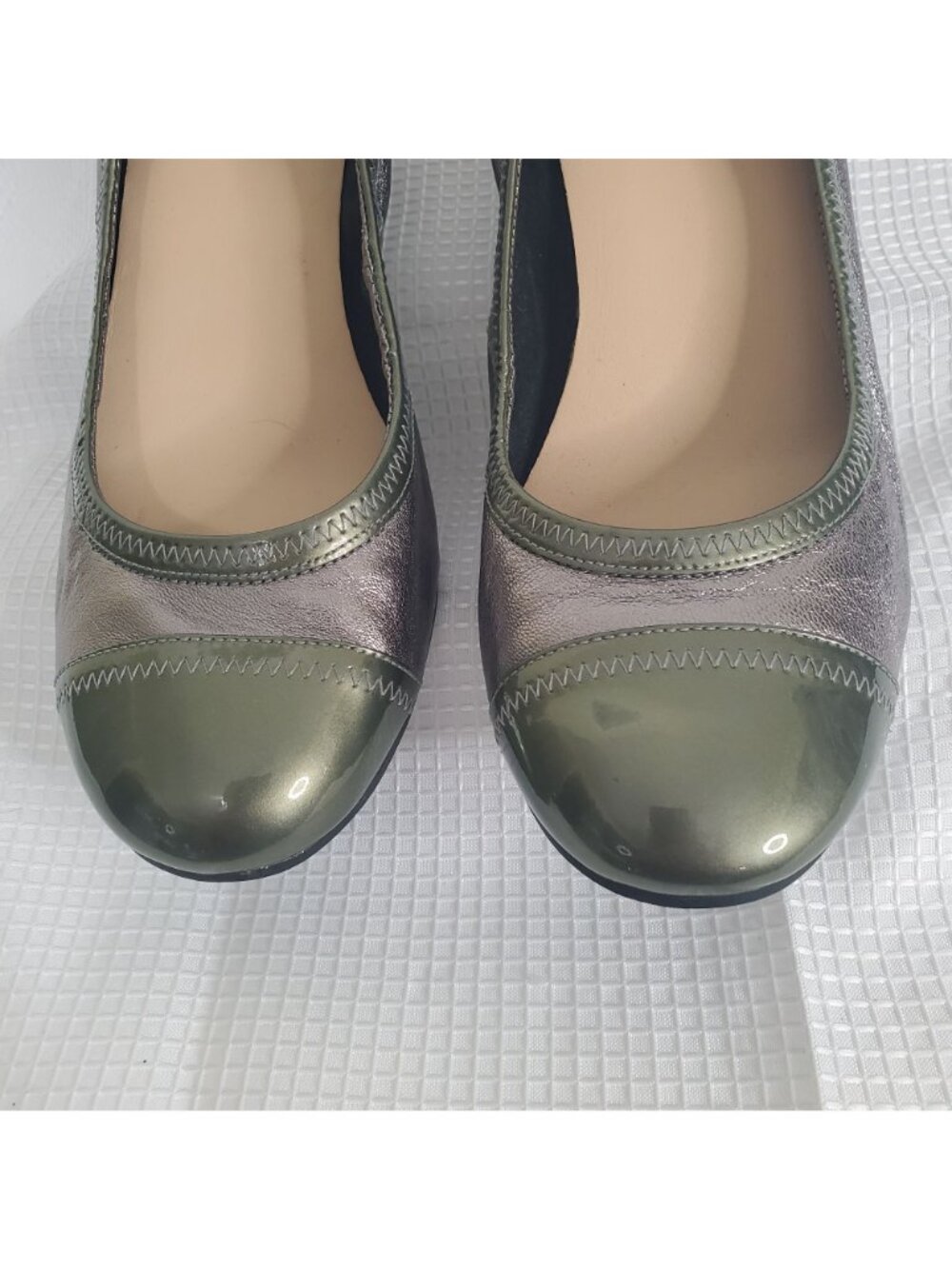 Cole Haan Nike Air Size 11 11M Pumps Wedge Round Patent Cap Toe Silver Green - Picture 9 of 13